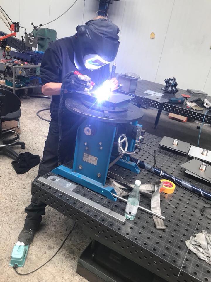 40449343_2089962744651357_5390057890599927808_n